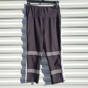 C&C California capri athletic leggings w panels